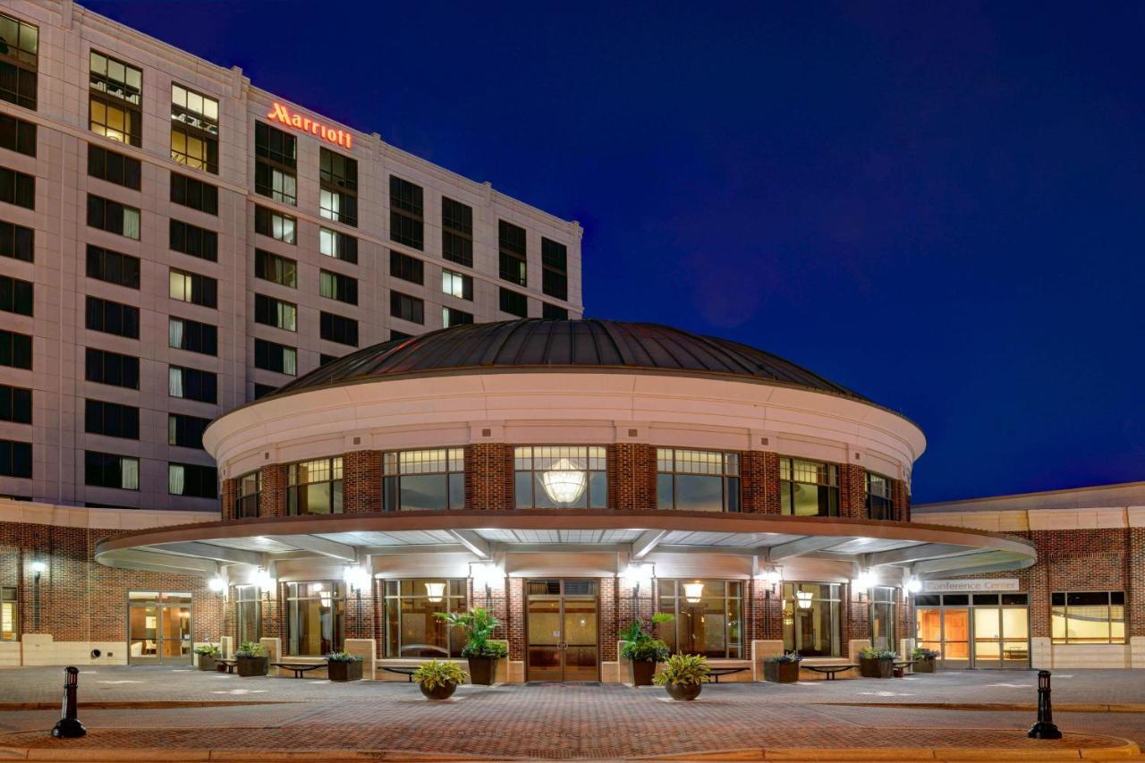 Newport News Marriott At City Center Hotel Exterior photo