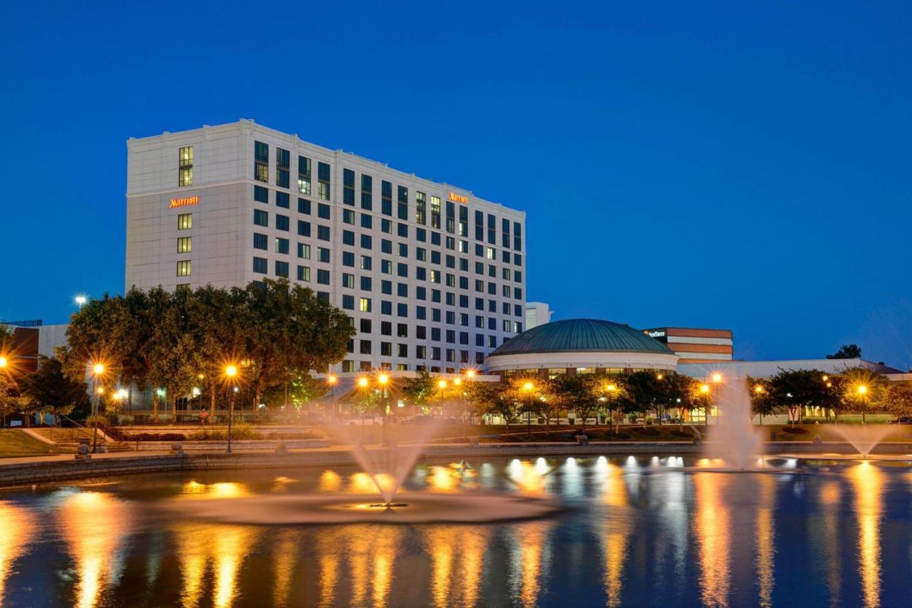 Newport News Marriott At City Center Hotel Exterior photo