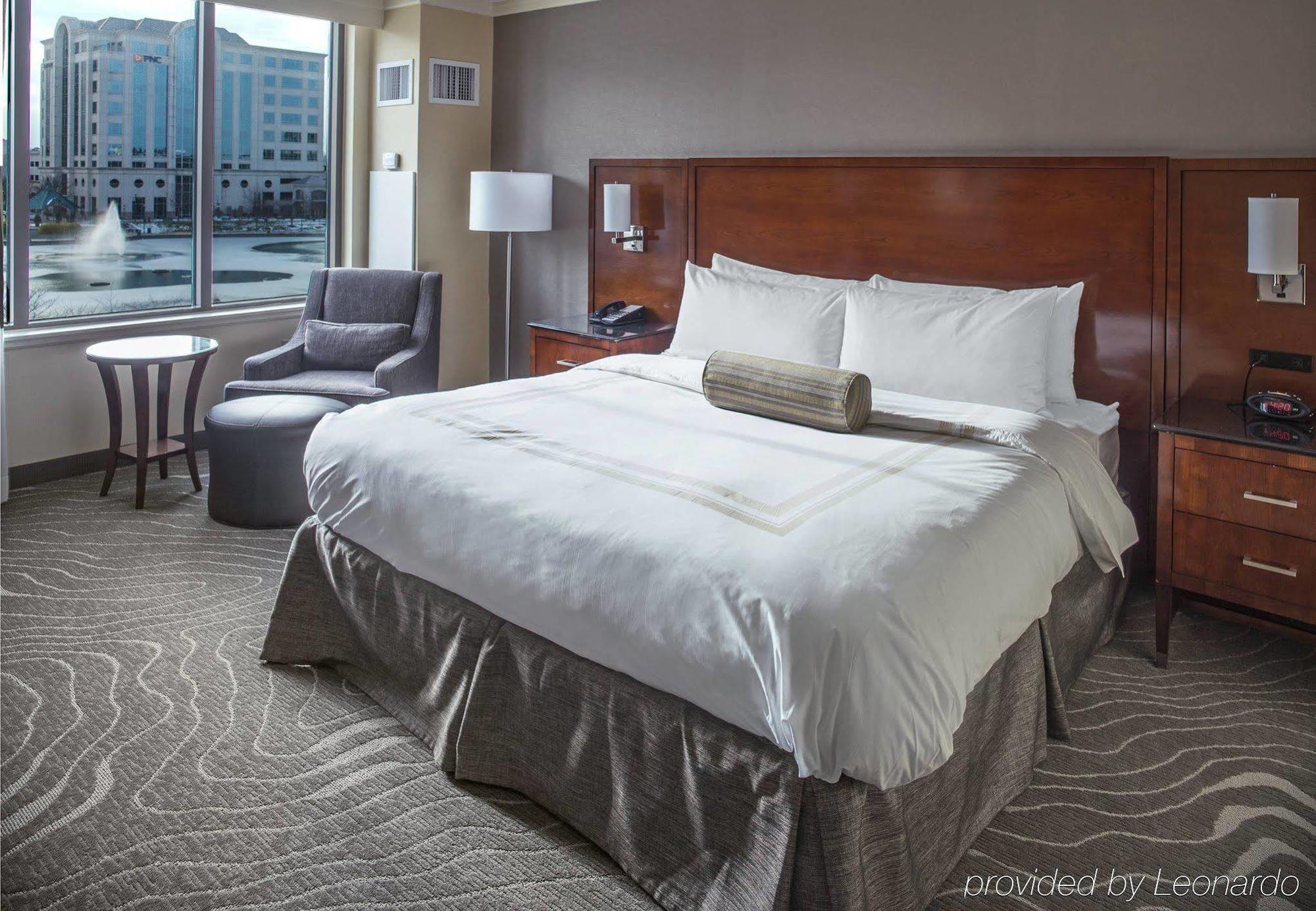 Newport News Marriott At City Center Exterior photo