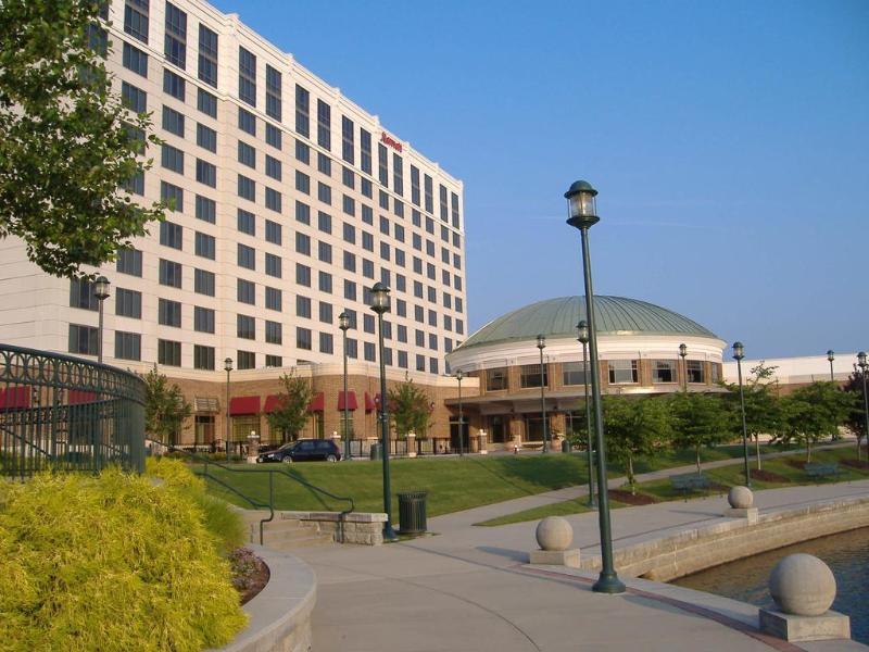 Newport News Marriott At City Center Hotel Exterior photo