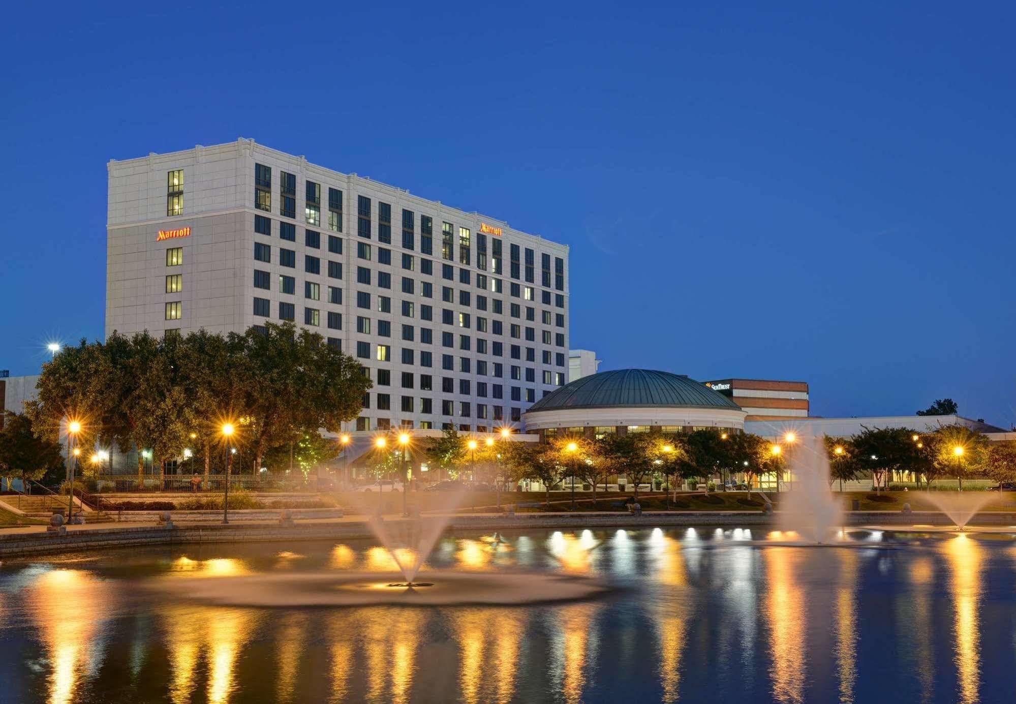 Newport News Marriott At City Center Hotel Exterior photo