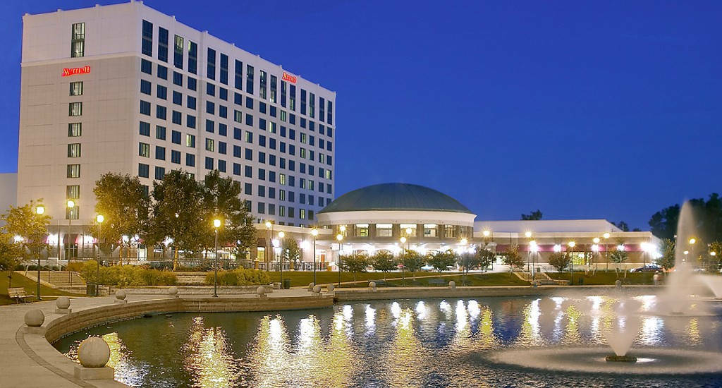 Newport News Marriott At City Center Hotel Exterior photo